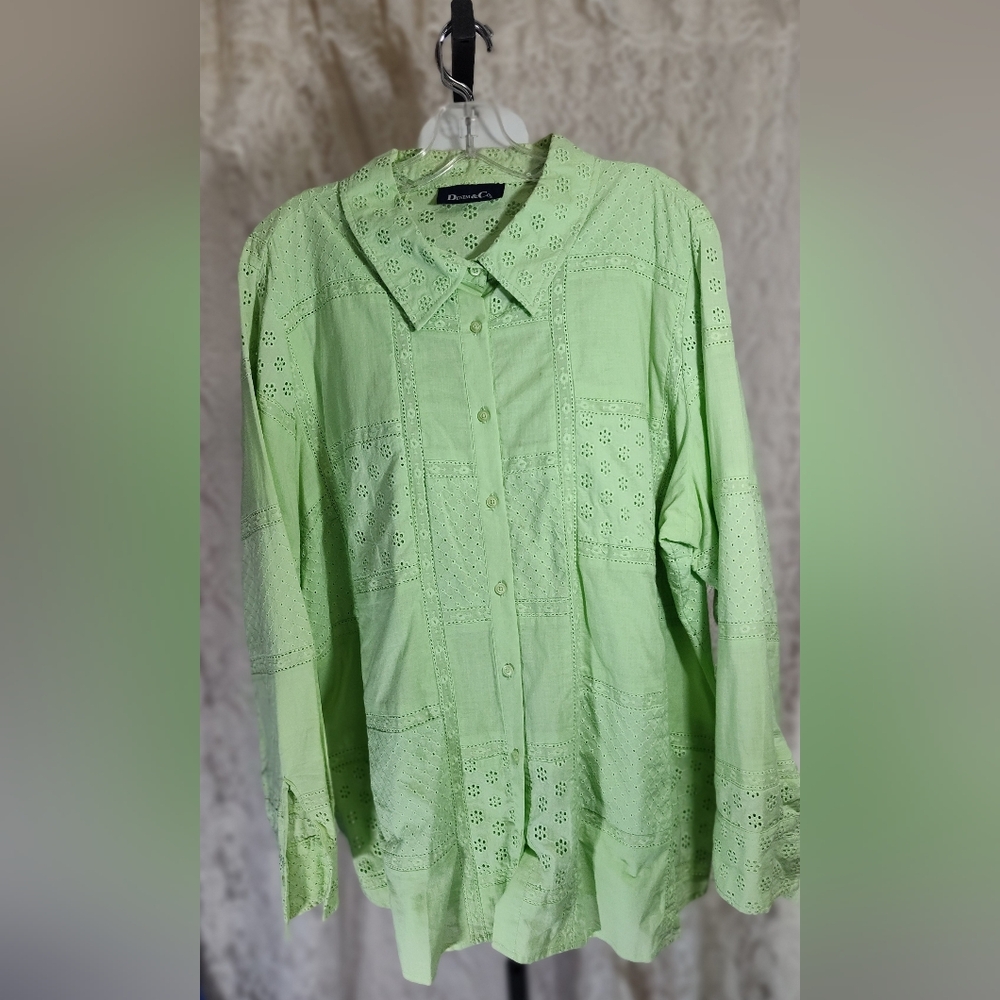 Denim&Co Light Green Eyelet Blouse Tank Top Set Plus Size
